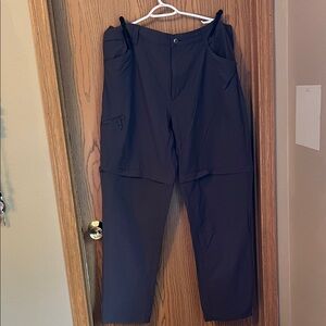 Patagonia Men's Grey Fishing/leisure pants that convert to shorts.